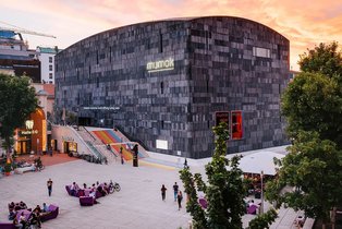 50872-mumok-museumsquartier-abend-museum-fuer-moderne-kunst-mq