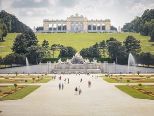 Schloss_Schoenbrunn_Gloriette_small